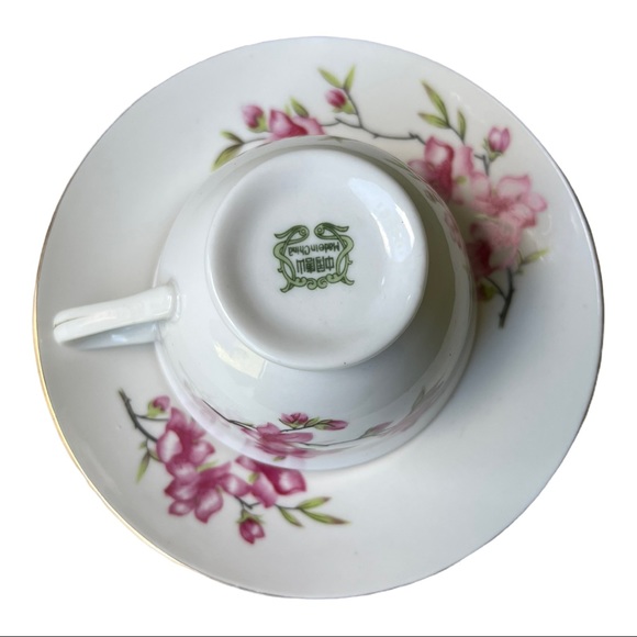 Beautiful Fine Bone China set of 4 - Cherry Blossoms Teacup and Saucer. - Picture 7 of 11